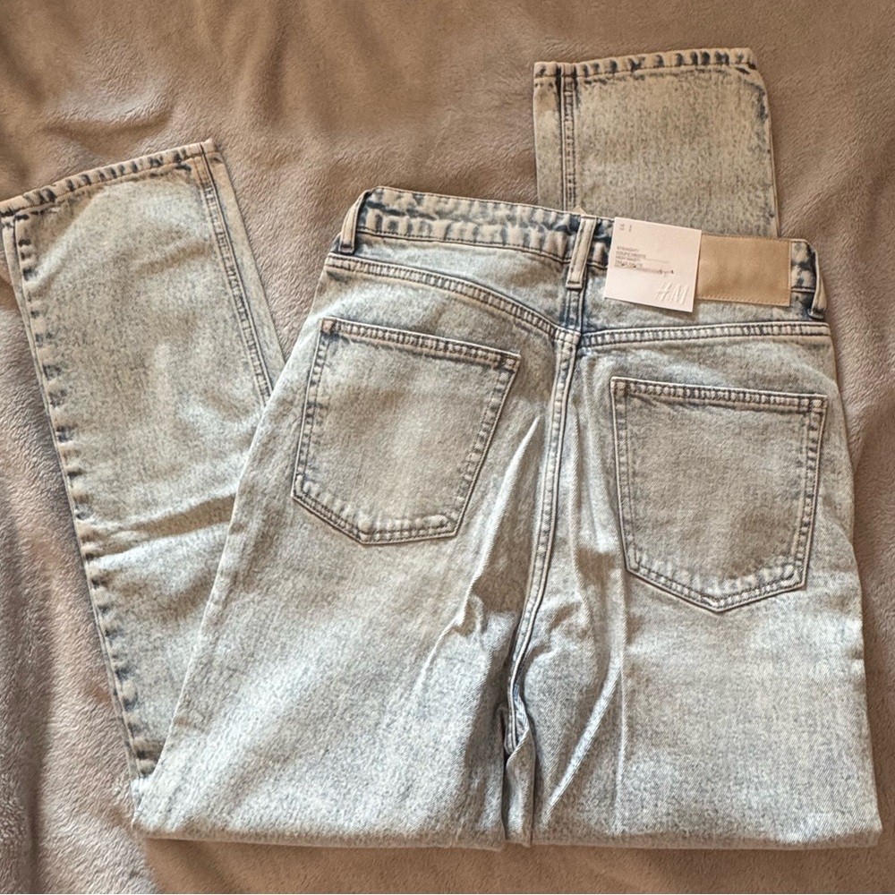 H&M Women’s Light Wash Straight Jeans, Women’s 8 - Picture 2 of 5